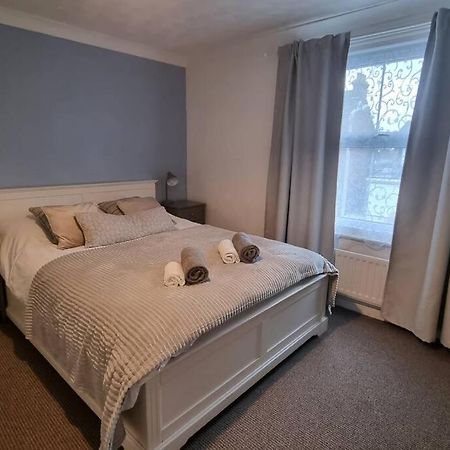 הוילה Entire House With Garden & Parking Nr Ashford Int מראה חיצוני תמונה
