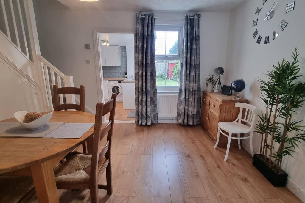 הוילה Entire House With Garden & Parking Nr Ashford Int מראה חיצוני תמונה
