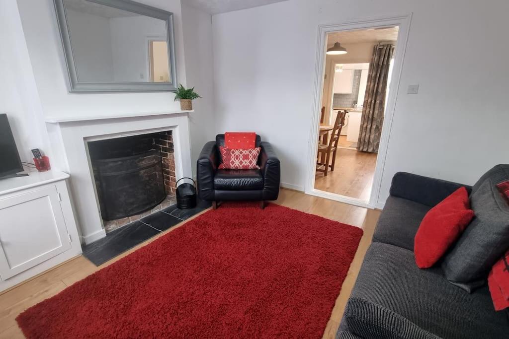 הוילה Entire House With Garden & Parking Nr Ashford Int מראה חיצוני תמונה