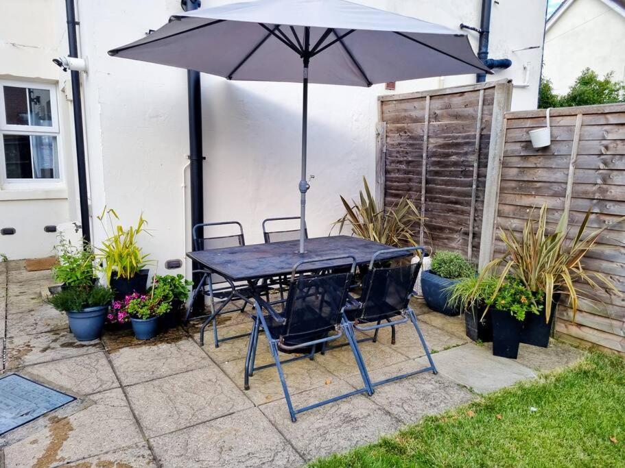 הוילה Entire House With Garden & Parking Nr Ashford Int מראה חיצוני תמונה