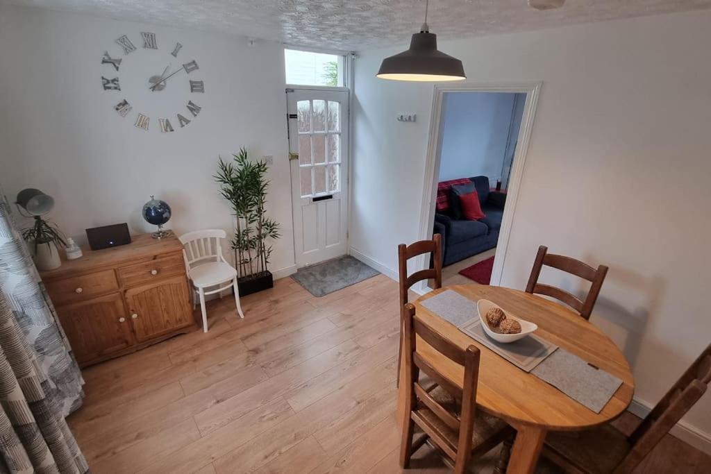 הוילה Entire House With Garden & Parking Nr Ashford Int מראה חיצוני תמונה