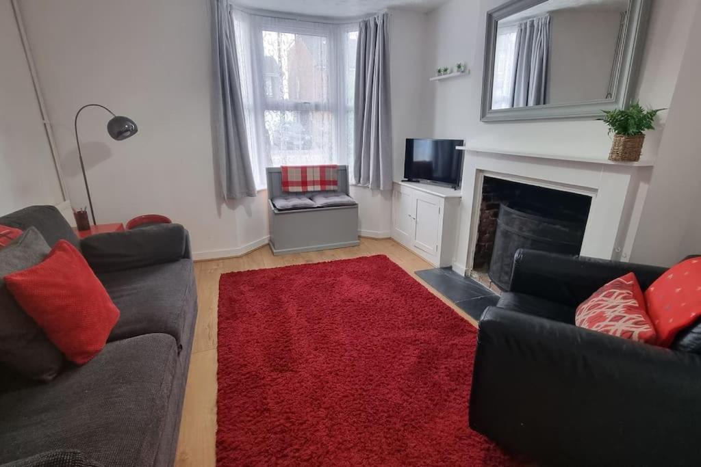 הוילה Entire House With Garden & Parking Nr Ashford Int מראה חיצוני תמונה