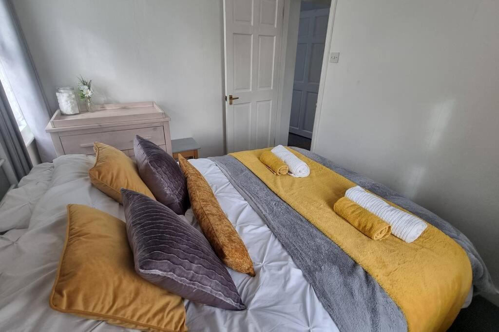 הוילה Entire House With Garden & Parking Nr Ashford Int מראה חיצוני תמונה