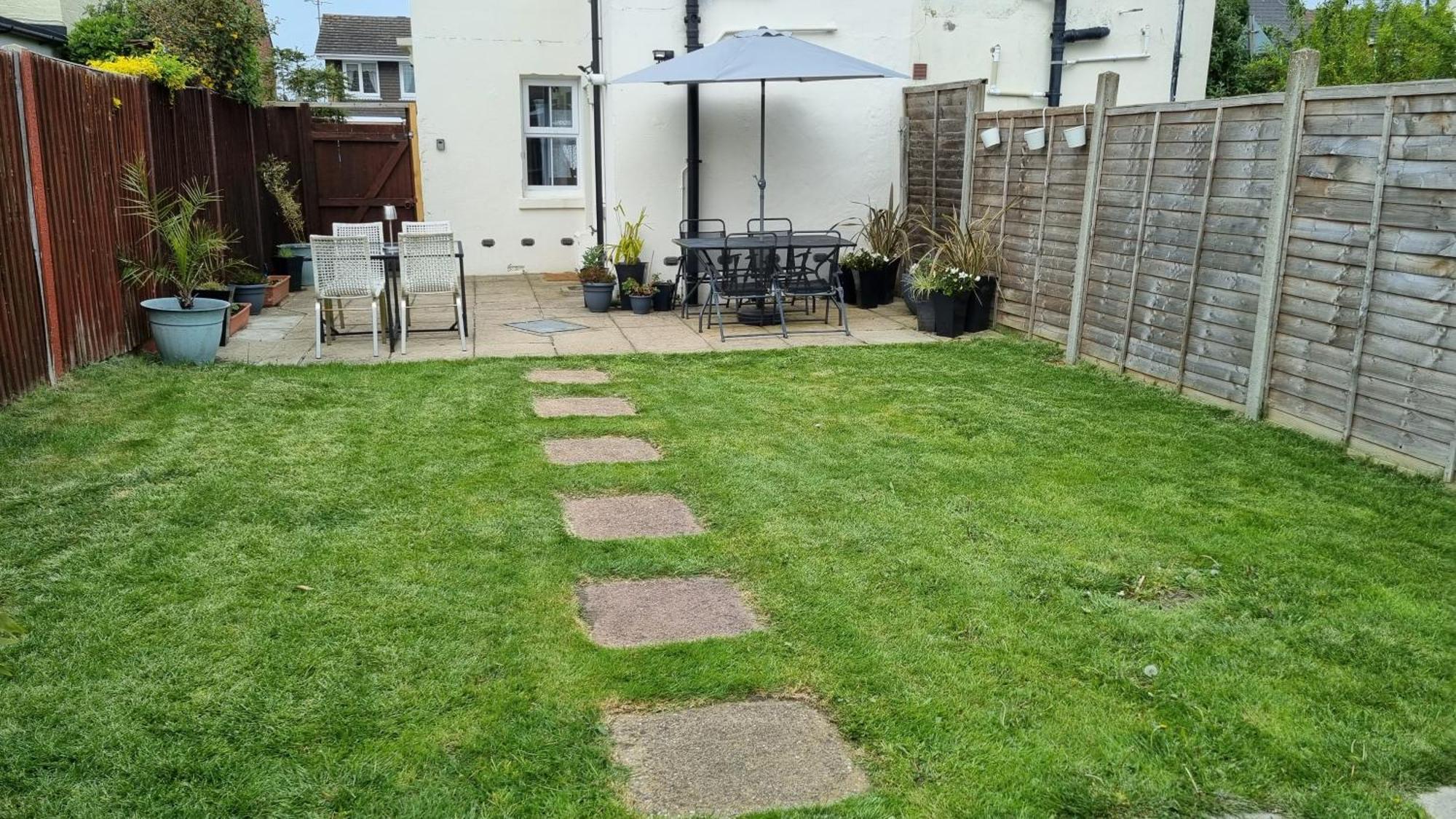 הוילה Entire House With Garden & Parking Nr Ashford Int מראה חיצוני תמונה